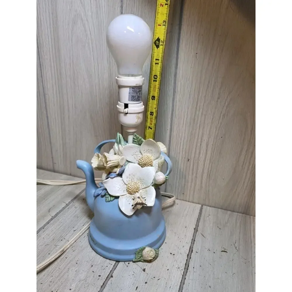 Vintage Marjolein Bastin Blue Teapot w/Flowers Bumble Bees & Daffodils Lamp